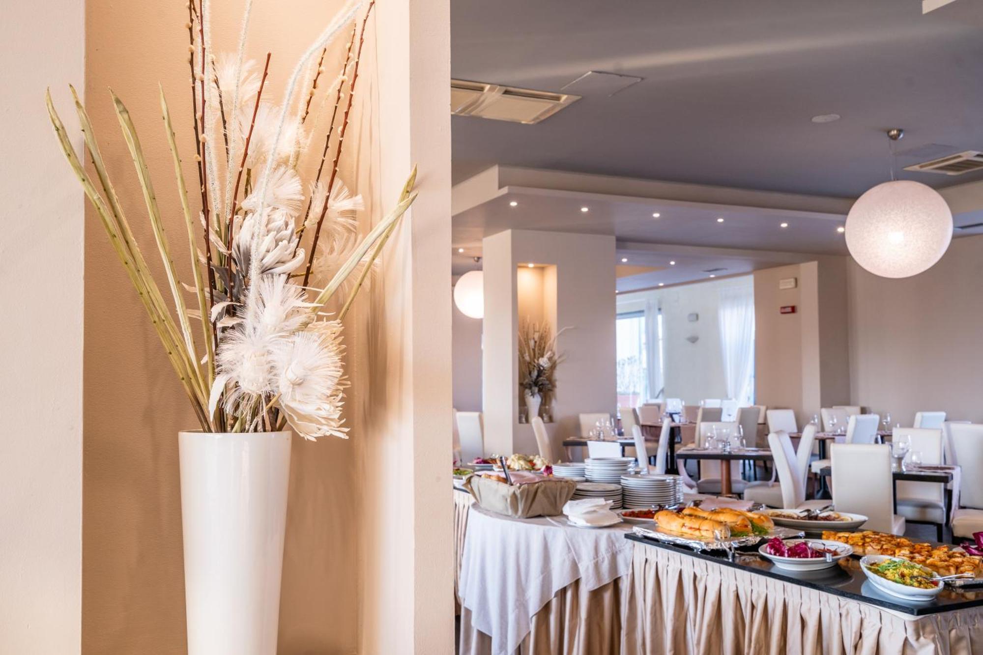 Capo Peloro Hotel (Adults Only) Torre Faro Luaran gambar